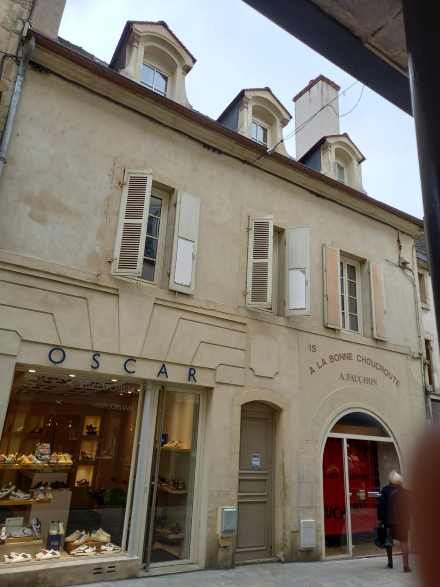 La Cascade Et Des Halles Дижон Экстерьер фото
